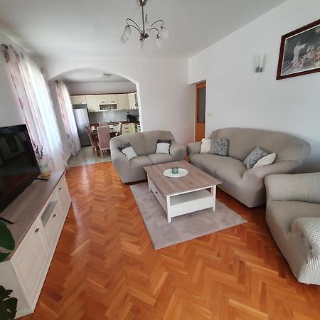 Apartmani Ante Jasenice  Exteriör bild