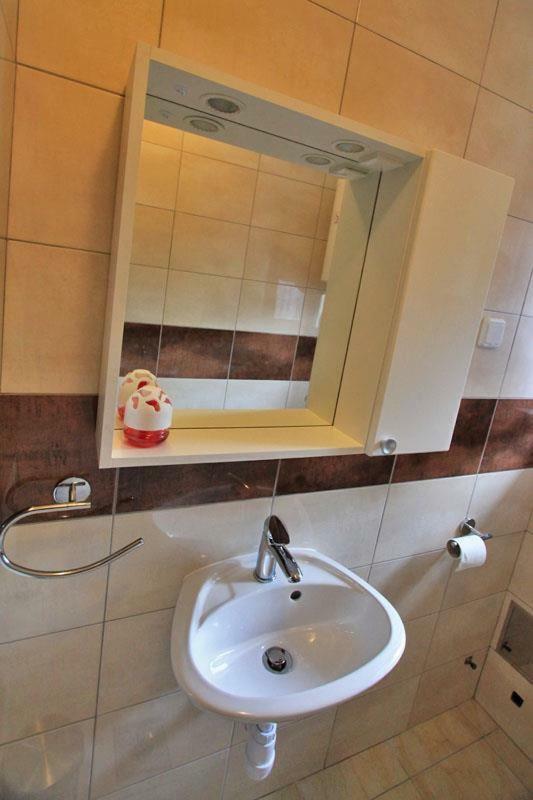 Apartmani Ante Jasenice  Exteriör bild