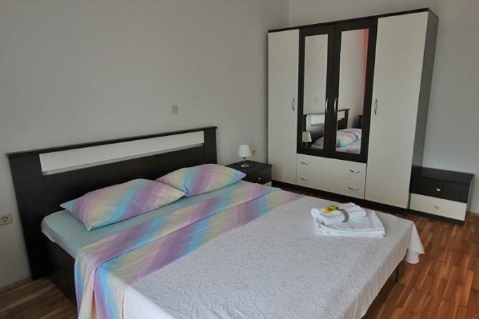 Apartmani Ante Jasenice  Exteriör bild